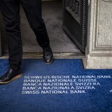 La Banque nationale suisse (BNS) a acquis pour près de 5,06 milliards de francs de devises entre avril et fin juin (archives). KEYSTONE/EPA/MICHAEL BUHOLZER